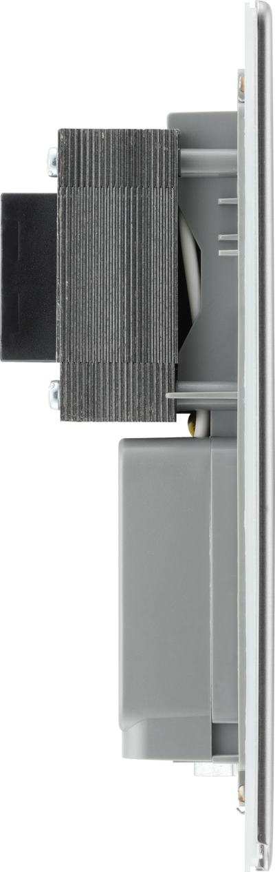 FBS20G Back - This dual voltage shaver socket from British General is suitable for use with 240V and 115V shavers and electric toothbrushes.