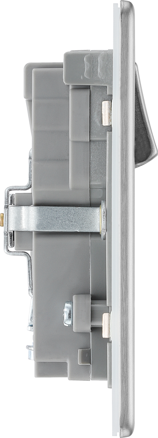 FBS22U3W Side - This completely screwless and slimline flat plate 13A double power socket from British General comes with two USB charging ports allowing you to plug in an electrical device and charge mobile devices simultaneously without having to sacrifice a power socket.