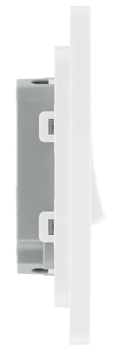  PCDCL42W Side - This Evolve pearlescent white 20A 16AX double light switch from British General can operate 2 different lights, whilst the 2 way switching allows a second switch to be added to the circuit to operate the same light from another location (e.g. at the top and bottom of the stairs).