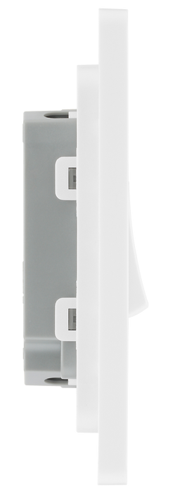  PCDCL42W Side - This Evolve pearlescent white 20A 16AX double light switch from British General can operate 2 different lights, whilst the 2 way switching allows a second switch to be added to the circuit to operate the same light from another location (e.g. at the top and bottom of the stairs).