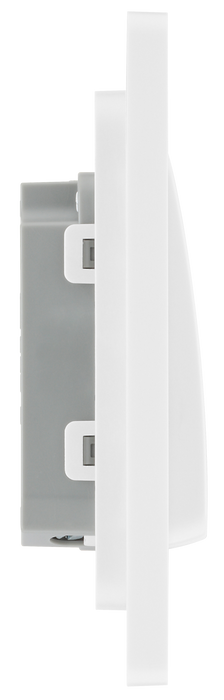 PCDCL12WW Side - This Evolve pearlescent white 20A 16AX single light switch from British General will operate one light in a room. The 2 way switching allows a second switch to be added to the circuit to operate the same light from another location (e.g. at the top and bottom of the stairs).