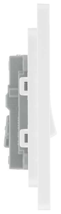 PCDBS13W Side - This Evolve Brushed Steel 20A 16AX intermediate light switch from British General should be used as the middle switch when you need to operate one light from 3 different locations, such as either end of a hallway and at the top of the stairs.