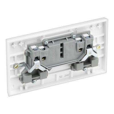 BG 922 Moulded Square Edge | White | 2 Gang 13A 1 Pole Switched Socket by British General (BG-922)