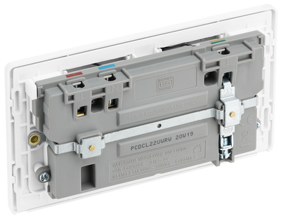 BG PCDCL22UWRW Pearlescent White Evolve 2 Gang 13A 1x USB-A 2.1A Wi-FI Extender Switched Socket Outlet - White Insert
