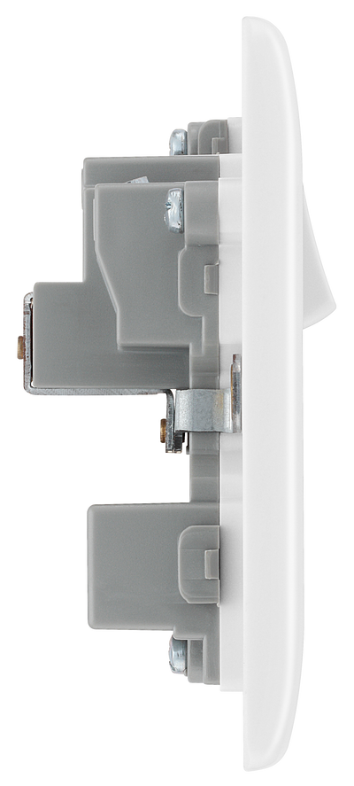 BG 899 Moulded Round Edge | White | 1 Gang 15A Switched Round Pin Socket by British General (BG-899)