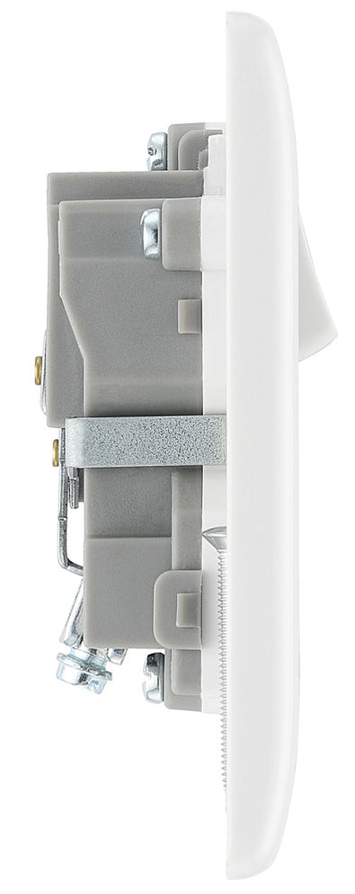 BG 825 Moulded Round Edge | White | 1 Gang 13A 1 Pole Neon Switched Socket by British General (BG-825)