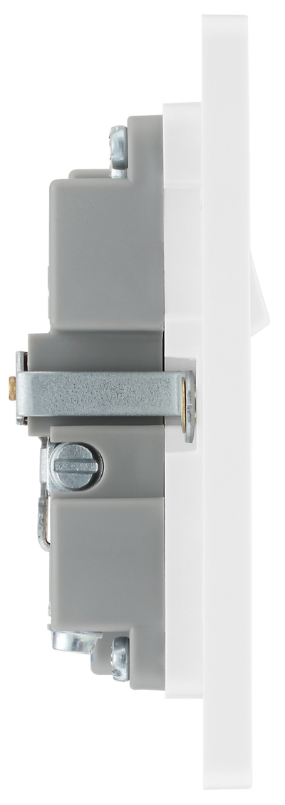  PCDCL21U2W Side - This Evolve pearlescent white 13A single power socket from British General comes with two USB charging ports, allowing you to plug in an electrical device and charge mobile devices simultaneously without having to sacrifice a power socket.