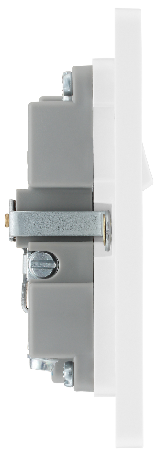  PCDCL21U2W Side - This Evolve pearlescent white 13A single power socket from British General comes with two USB charging ports, allowing you to plug in an electrical device and charge mobile devices simultaneously without having to sacrifice a power socket.