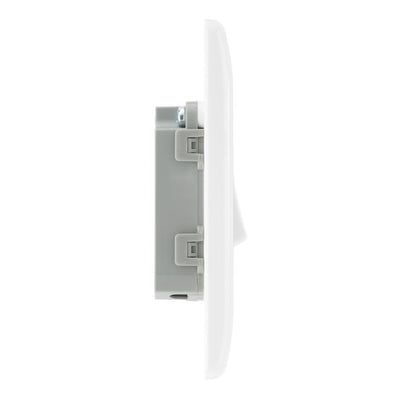 BG Nexus Single 2 Way Light Switch 1 Gang 10AX White & 32mm Pattress Back Box