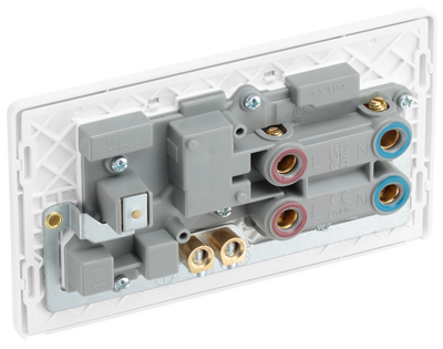 BG PCDCL70W Pearlescent White Evolve 45A 2 Pole Cooker Control Unit 13A Switched Socket - White Insert