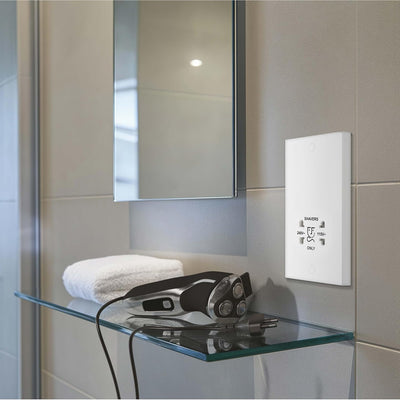 BG 940 Moulded Square Edge | White | 115-230V Dual Voltage Shaver Socket