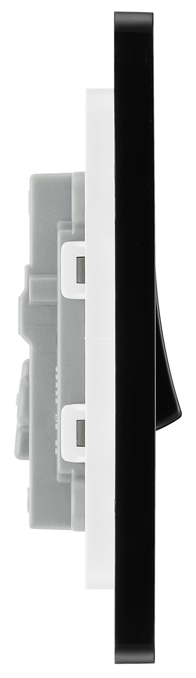 PCDSB13B Side - This Evolve Satin Brass 20A 16AX intermediate light switch from British General should be used as the middle switch when you need to operate one light from 3 different locations, such as either end of a hallway and at the top of the stairs. This switch has a low profile screwless flat plate that clips on and off, making it ideal for modern interiors.