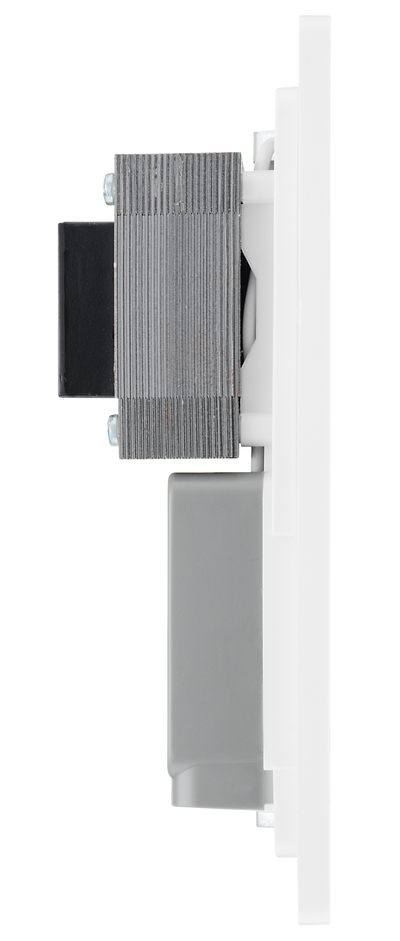 PCDCL20W Side - This Evolve pearlescent white dual voltage shaver socket from British General is suitable for use with 240V and 115V shavers and electric toothbrushes.