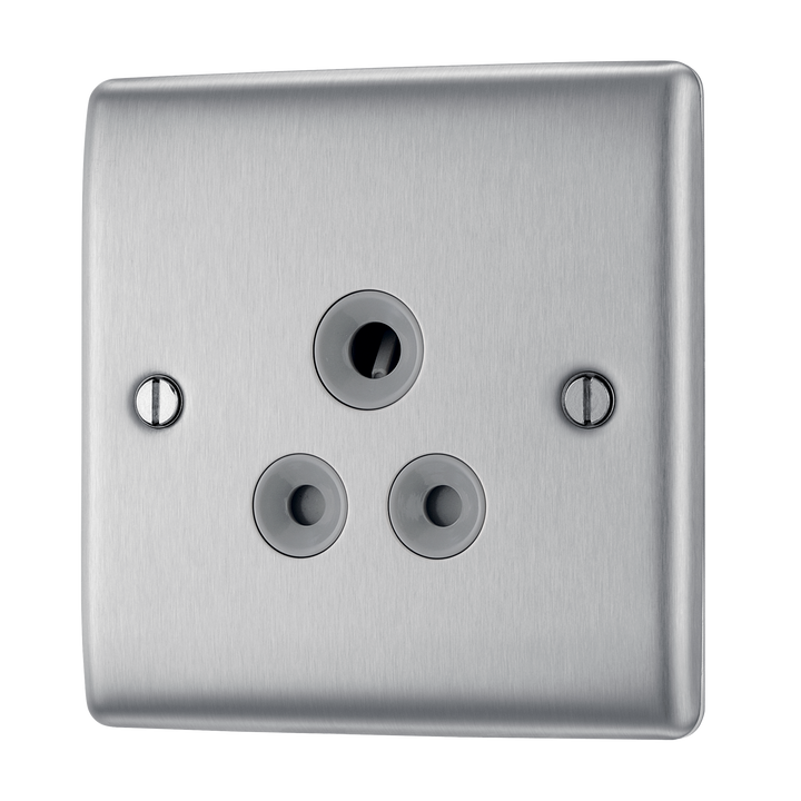 NBS29G Front - This 5A round pin socket from British General can be used to connect lamps to a lighting circuit.