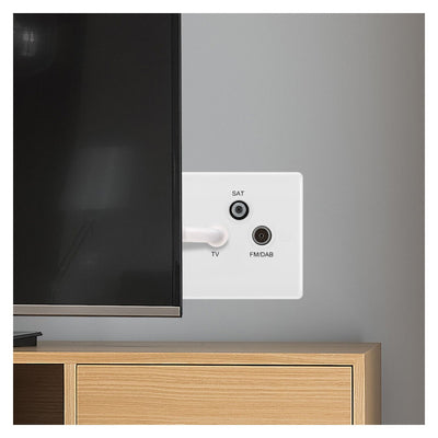 BG 867 Moulded Round Edge | White | 3 Gang Triplex TV FM and SAT Socket