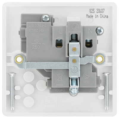 BG 825 Moulded Round Edge | White | 1 Gang 13A 1 Pole Neon Switched Socket by British General (BG-825)