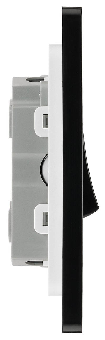 BG Evolve PCDMB43B Matt Black 3 Gang 20A 16AX 2 Way Switch-Black Insert