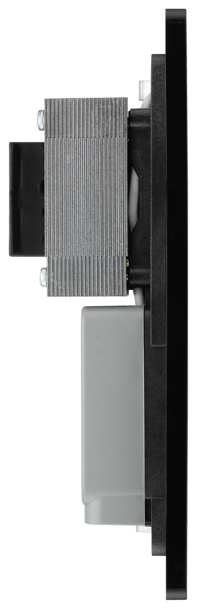 PCDDB20B Side - This Evolve Matt Blue dual voltage shaver socket from British General is suitable for use with 240V and 115V shavers and electric toothbrushes. 