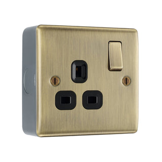 Antique Brass 13A Switched Single Socket & Surface Pattress Back Box by British General (BG-NAB21B+MC501)