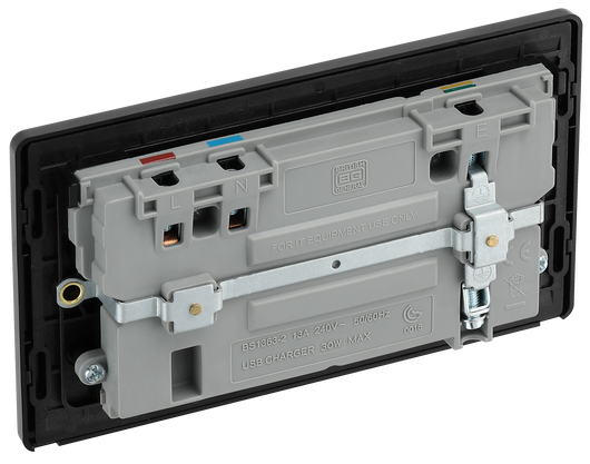 PCDSB22UAC30B Back - This Evolve Satin Brass 13A power socket from British General with integrated fast charge USB-A and USB-C ports delivers a 50% charge to mobile phones in just 30 minutes. These sockets allow you to charge your devices without sacrificing power sockets, and with no need for bulky adaptors.