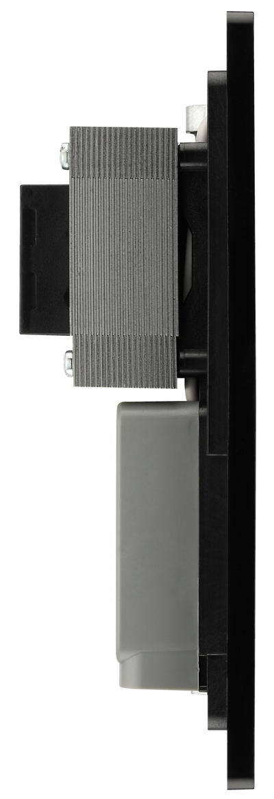 BG Evolve PCDMB20B Matt Black 115-240V Dual Voltage Socket-Black Insert