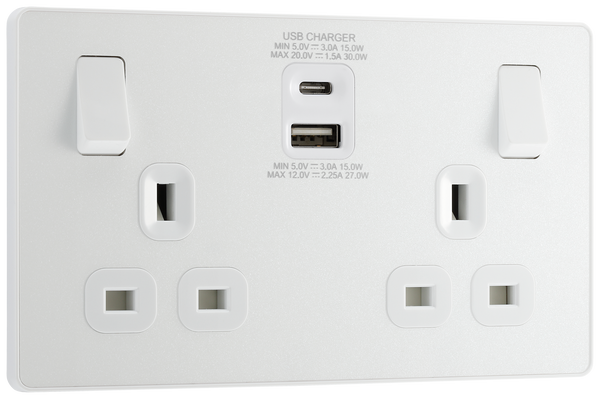 PCDCL22UAC30W Front - This Evolve pearlescent white 13A power socket from British General with integrated fast charge USB-A and USB-C ports delivers a 50% charge to mobile phones in just 30 minutes. 