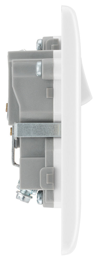 BG 821 Moulded Round Edge | White | 1 Gang 13A 1 Pole Switched Socket by British General (BG-821)